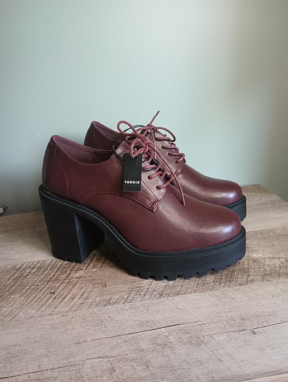 Torrid Chunky Platform Heel Oxford Shoes 12WW Burgundy Goth Dark Academia NWT